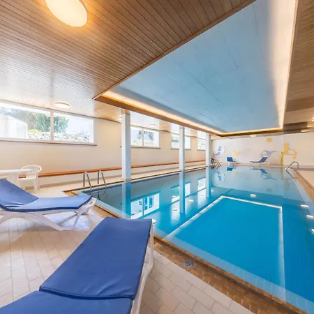 Scenic Alpine With Pool & Sauna Apartment
