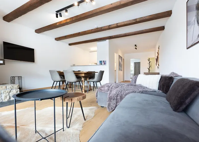 Modern Crossing Facing Piz Rosatsch Apartment